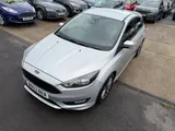 2017 Ford Focus thumbnail 6