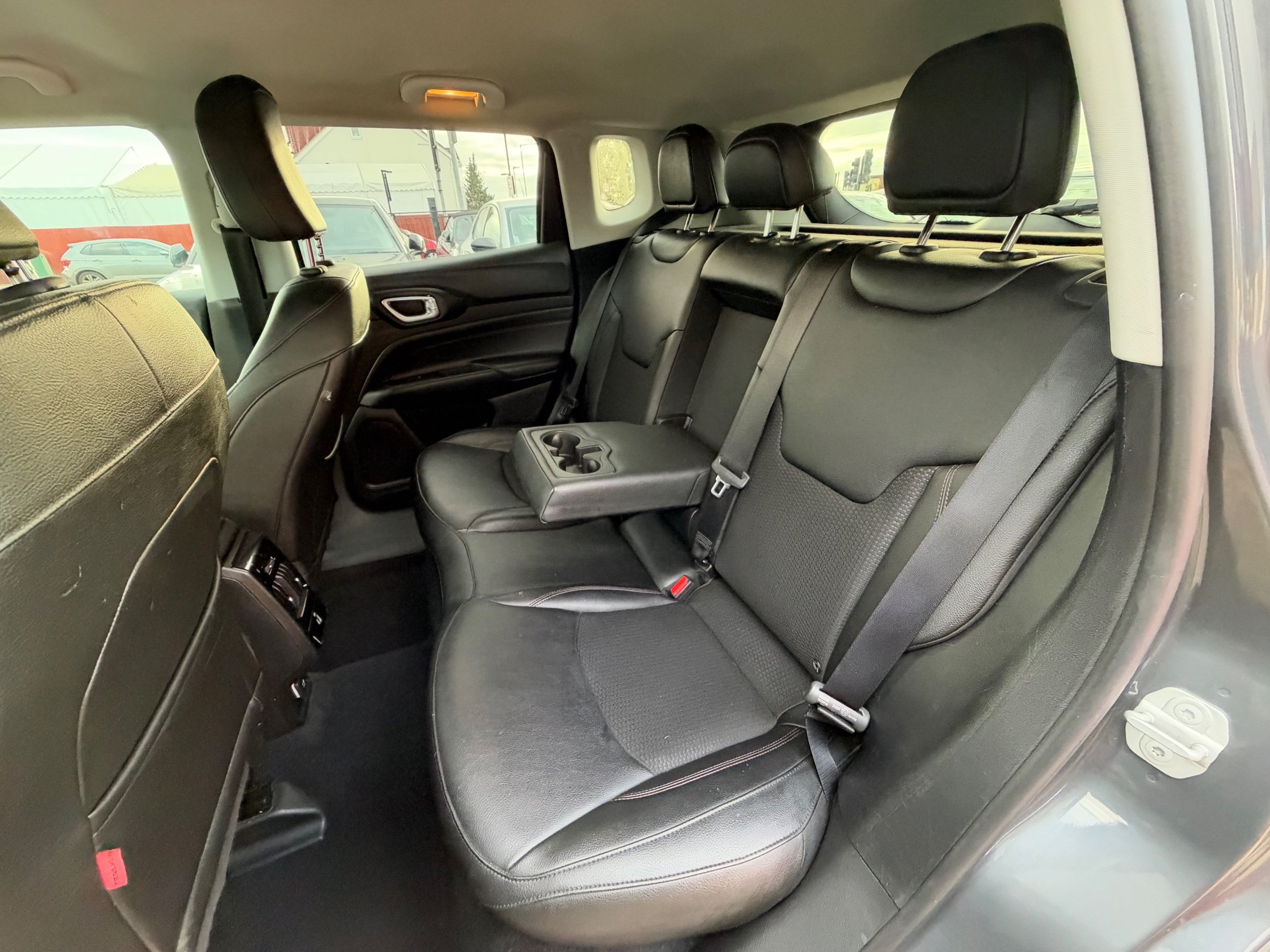 2022 Jeep Compass thumbnail 38