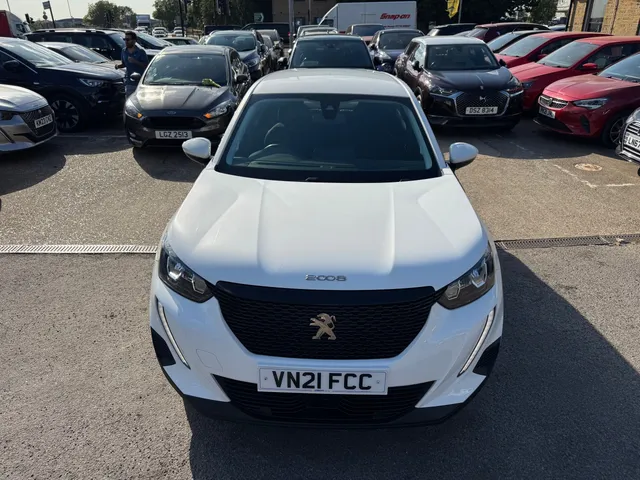 2021 Peugeot 2008 — photo 3
