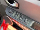 2015 Renault Clio thumbnail 39