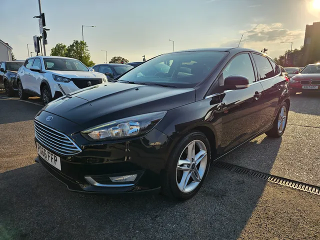 2017 Ford Focus — photo 4