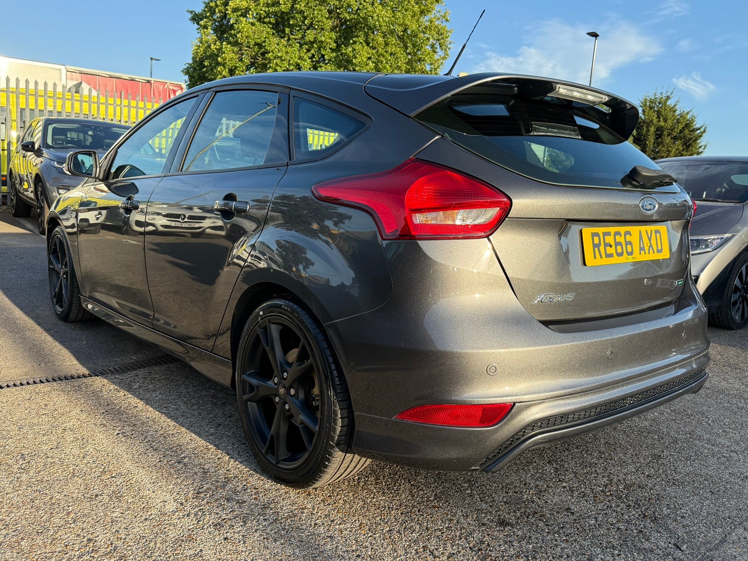 2016 Ford Focus thumbnail 10