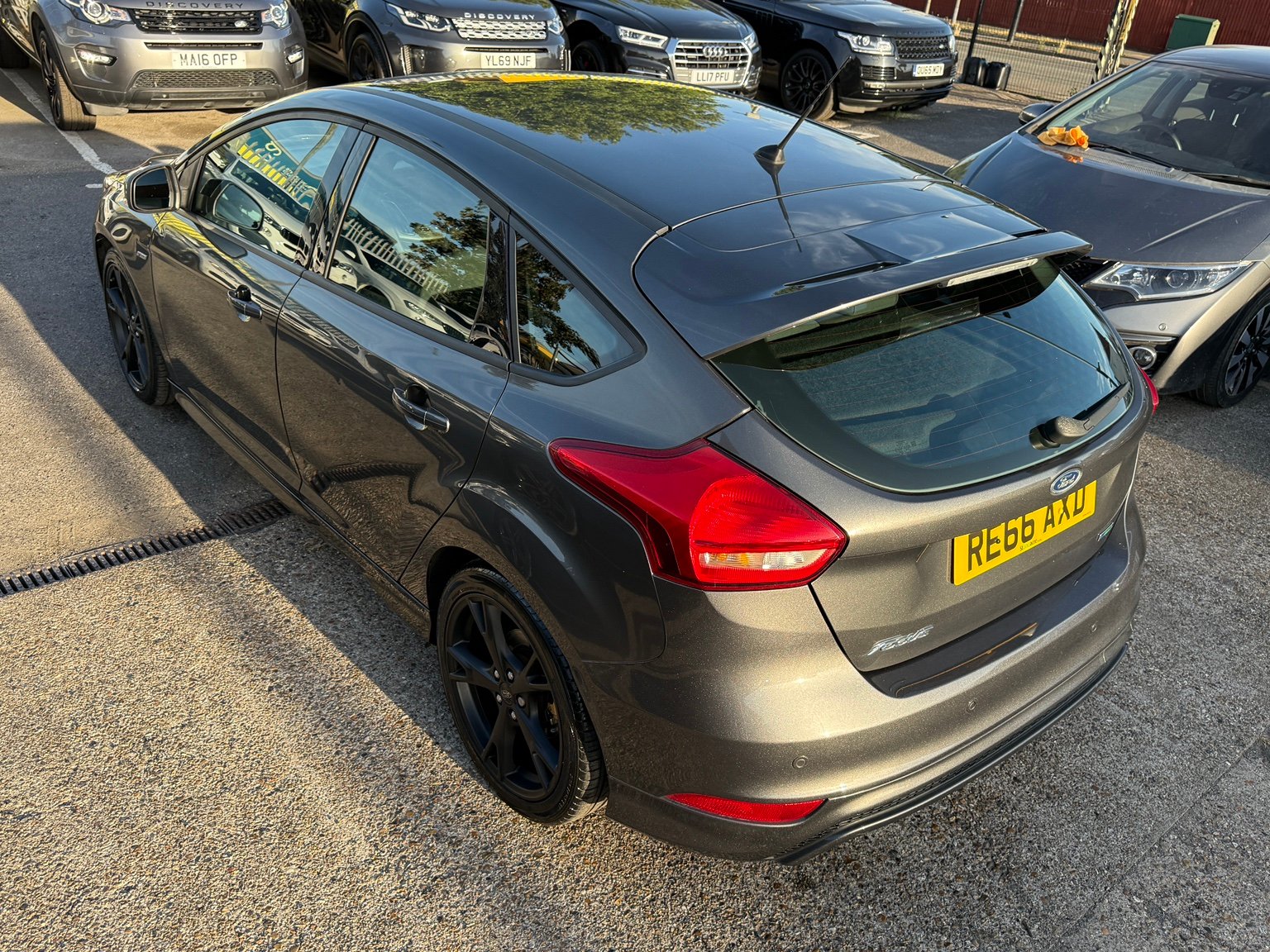 2016 Ford Focus thumbnail 11