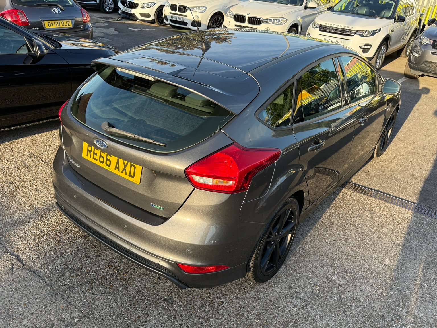 2016 Ford Focus thumbnail 15