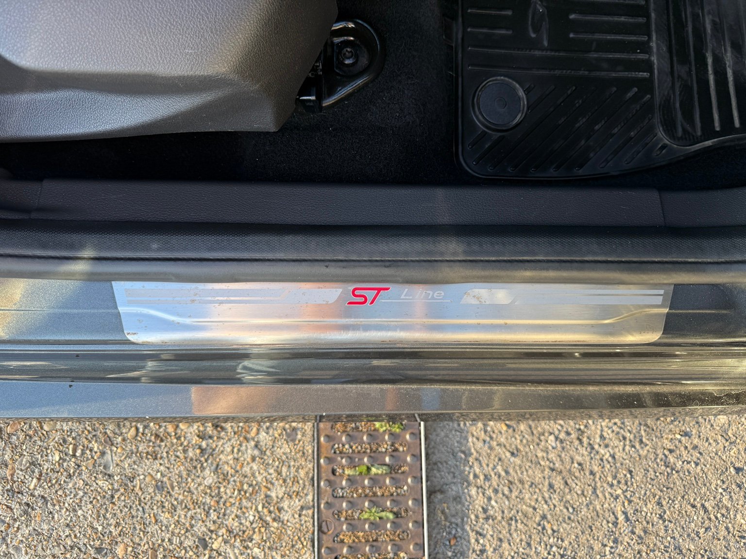 2016 Ford Focus thumbnail 20