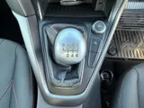 2016 Ford Focus thumbnail 31
