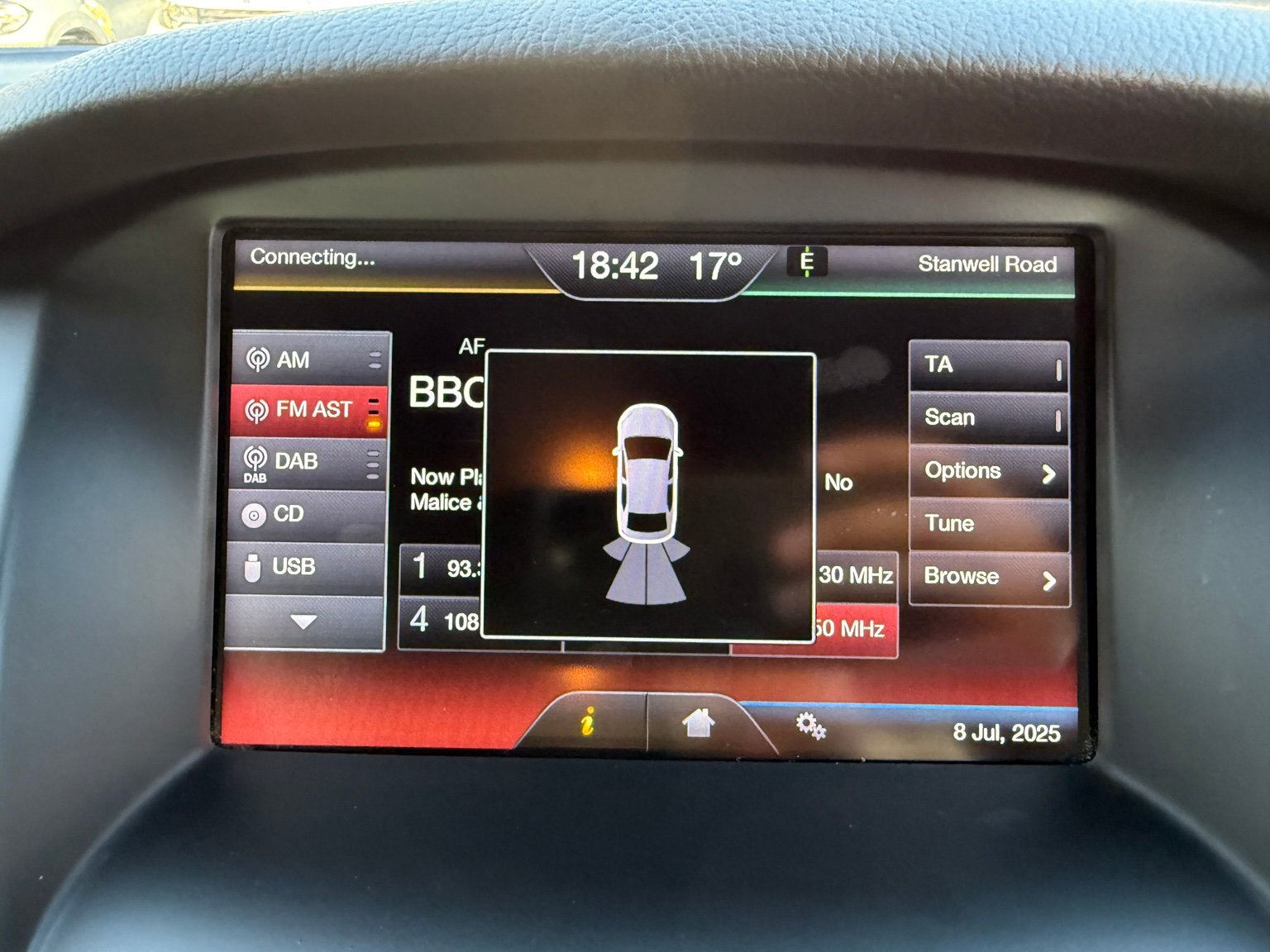 2016 Ford Focus thumbnail 34