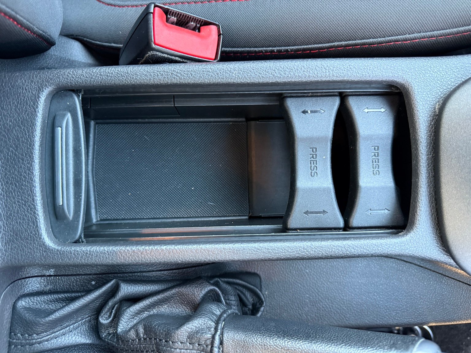 2016 Ford Focus thumbnail 37