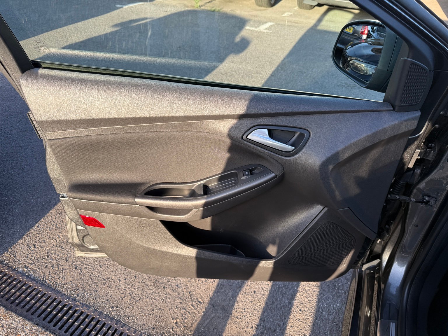 2016 Ford Focus thumbnail 43