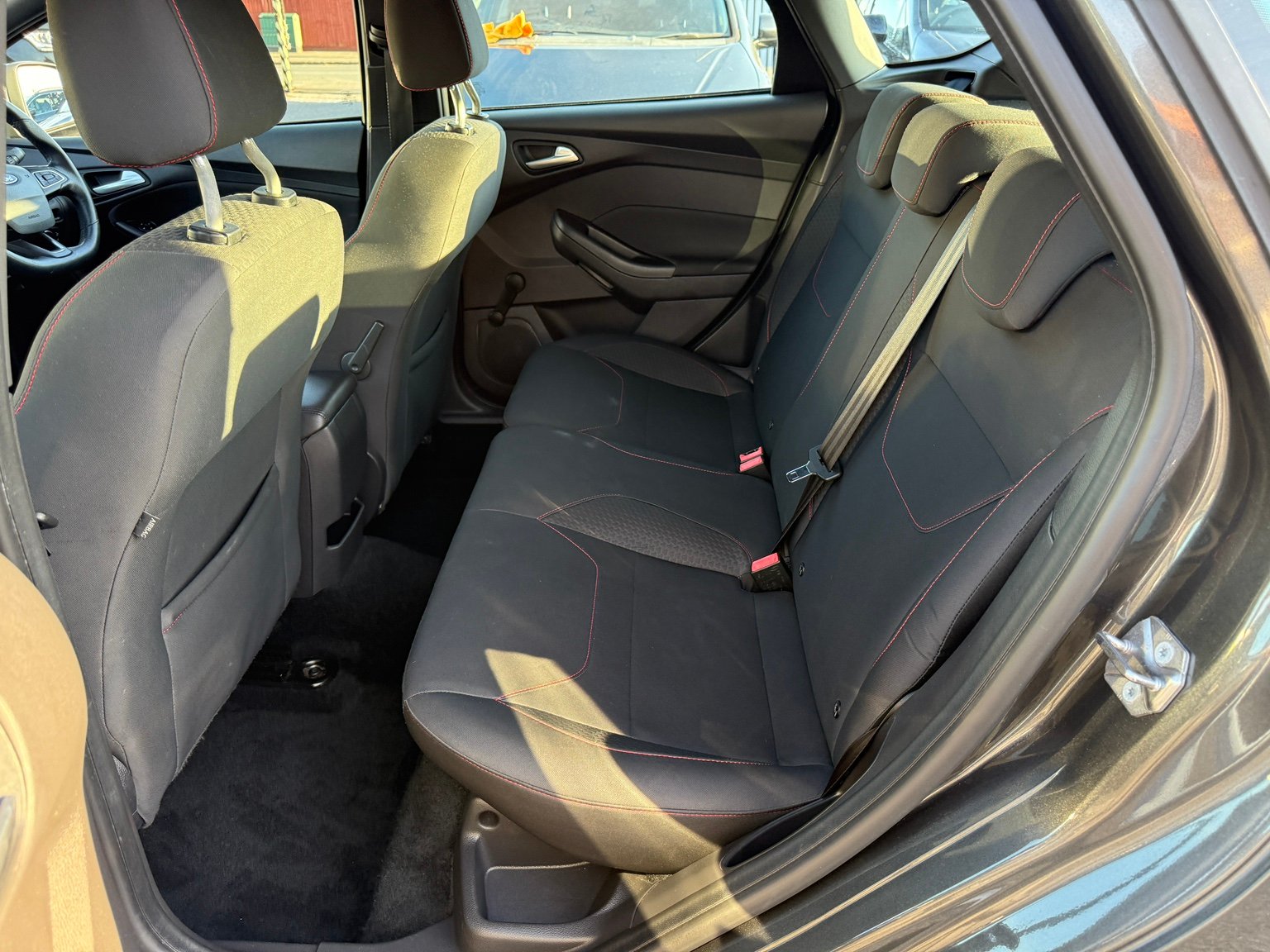 2016 Ford Focus thumbnail 46