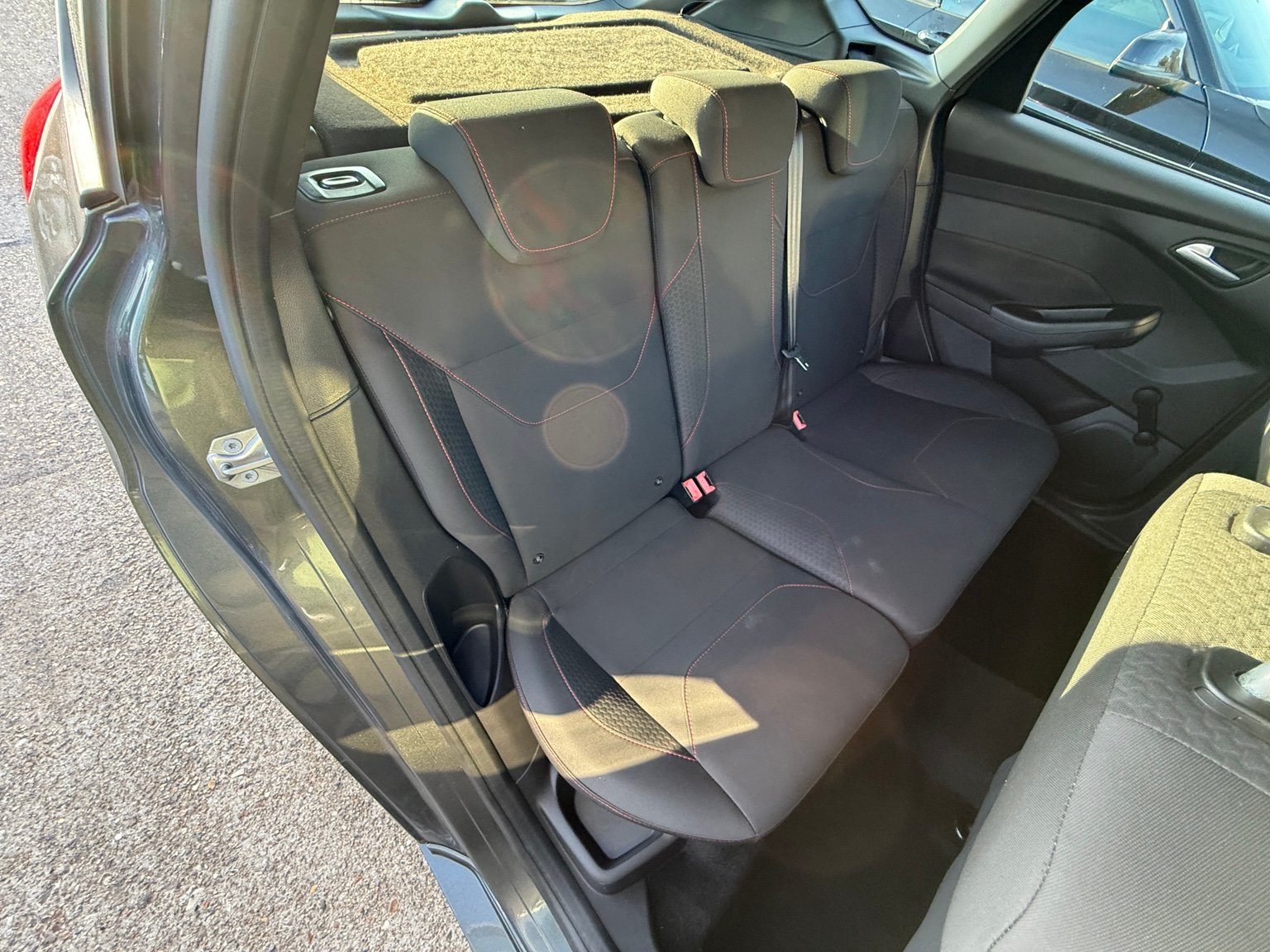 2016 Ford Focus thumbnail 52