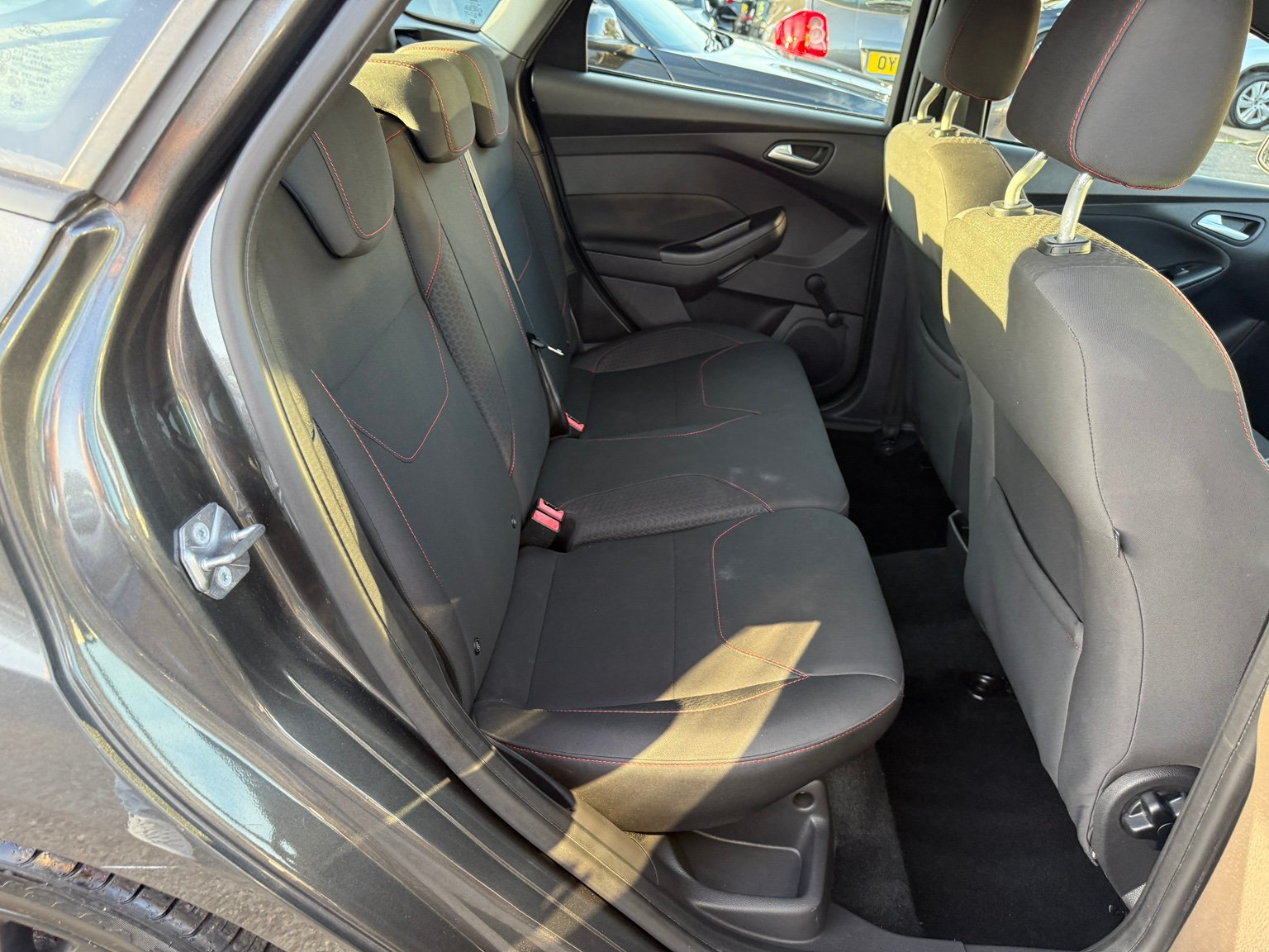 2016 Ford Focus thumbnail 51