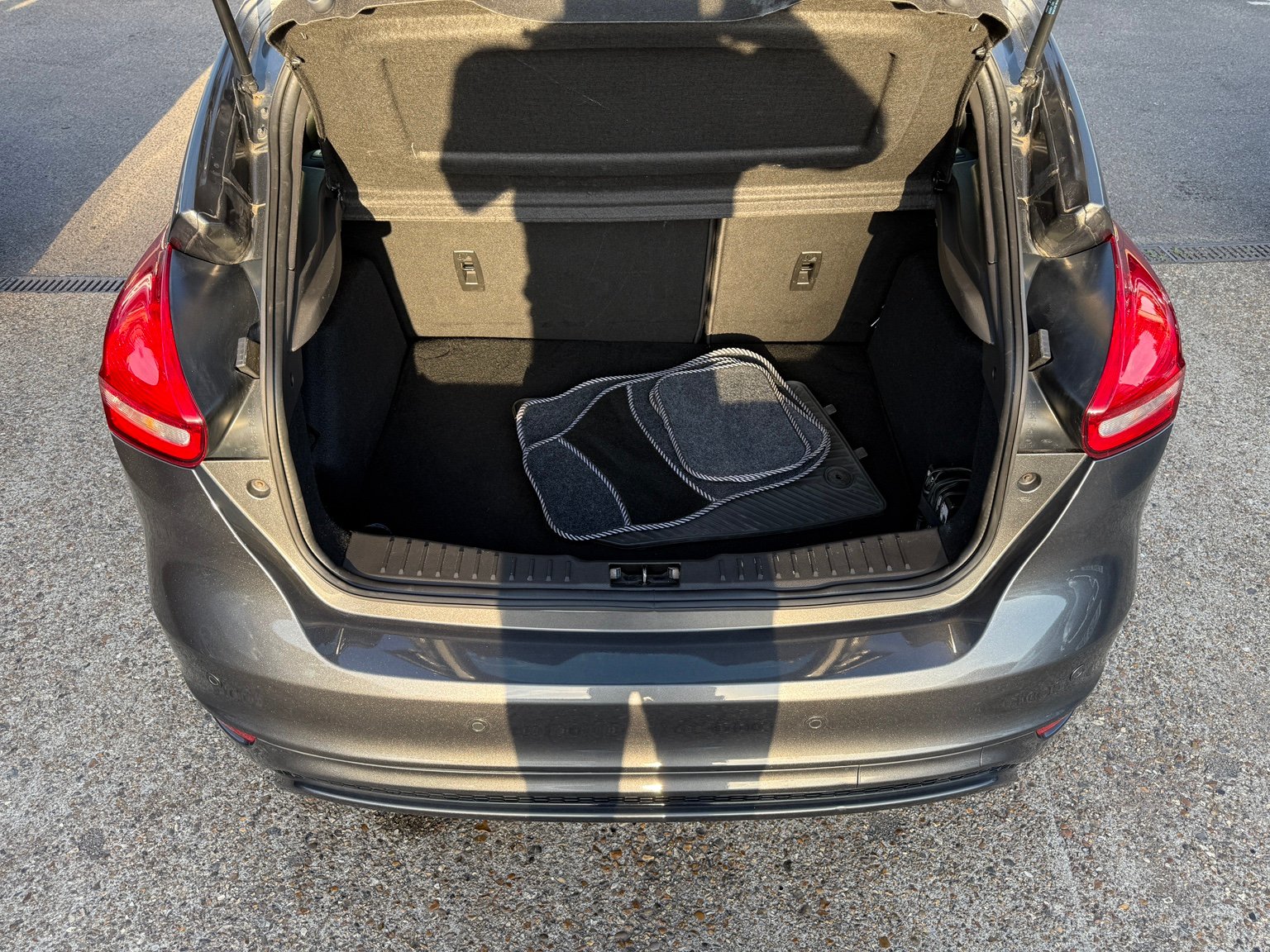 2016 Ford Focus thumbnail 53