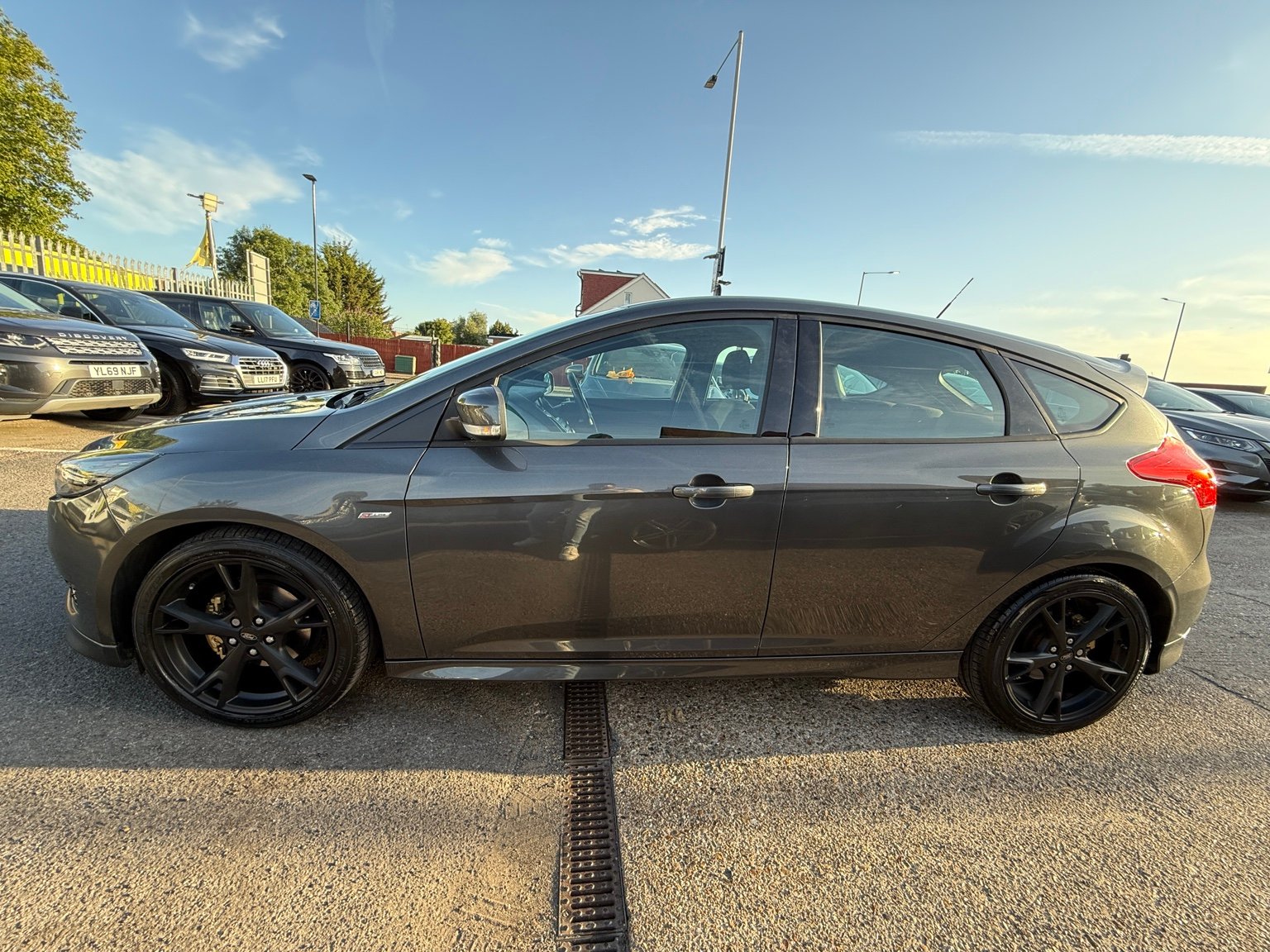 2016 Ford Focus thumbnail 8