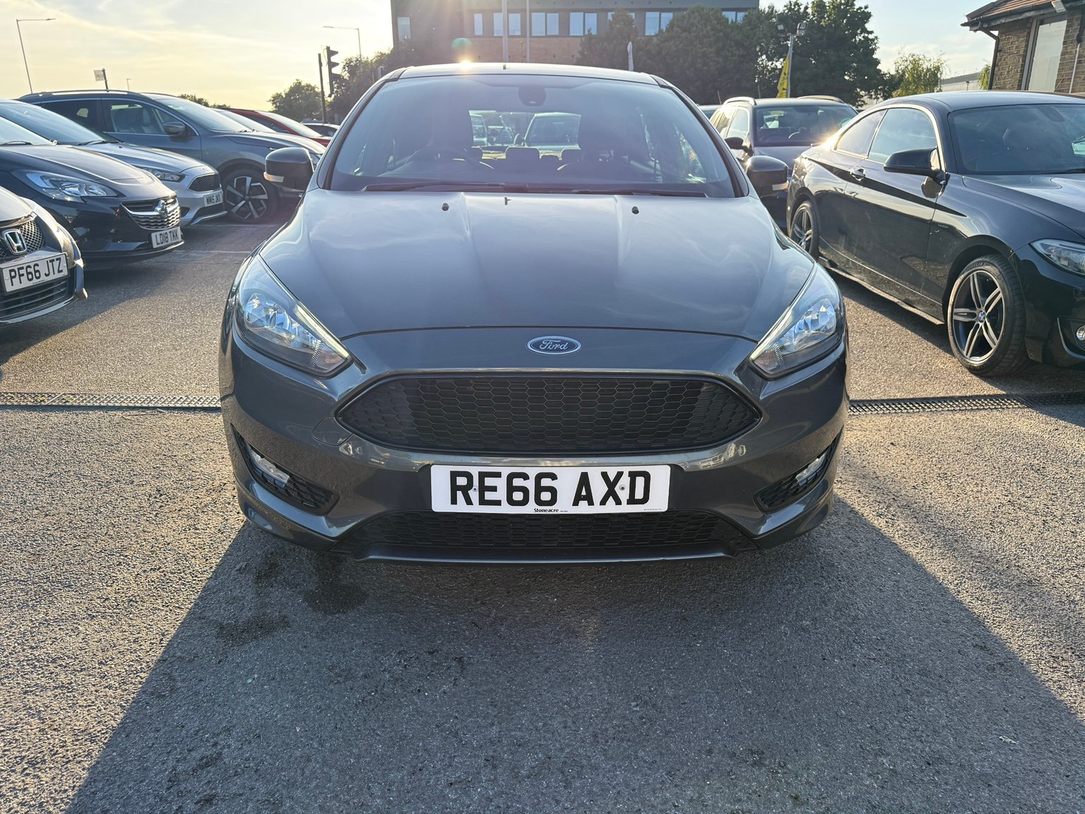2016 Ford Focus thumbnail 4