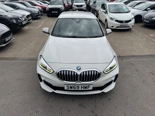 2020 BMW 1 Series — photo 2