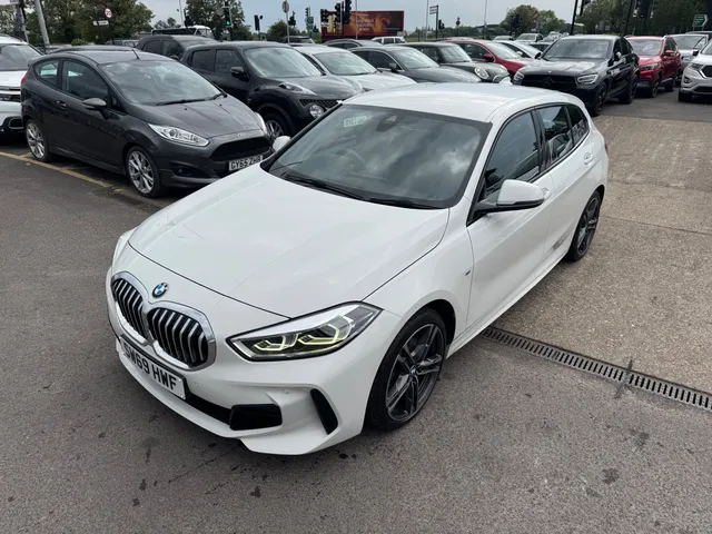 2020 BMW 1 Series — photo 4