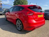 2018 Ford Focus thumbnail 10