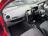 2015 Renault Clio thumbnail 17