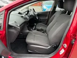 2015 Ford Fiesta thumbnail 41