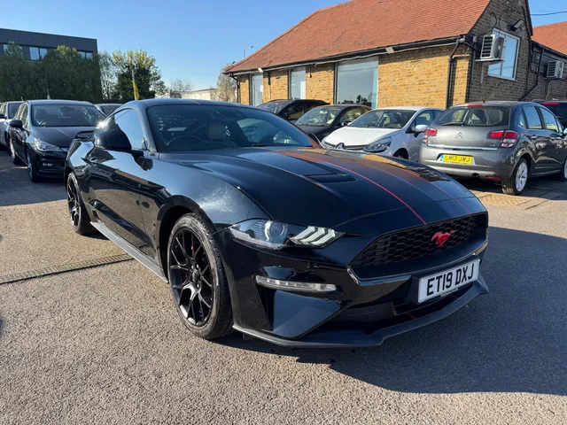 2019 Ford Mustang — photo 3