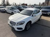 2018 Mercedes-Benz GLA thumbnail 1