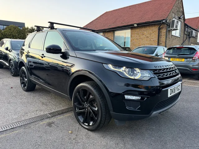 2018 Land Rover Discovery Sport — photo 3