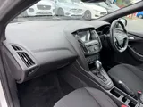 2017 Ford Focus thumbnail 35