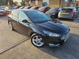 2017 Ford Focus thumbnail 1