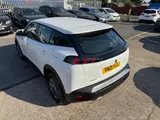 2021 Peugeot 2008 thumbnail 7