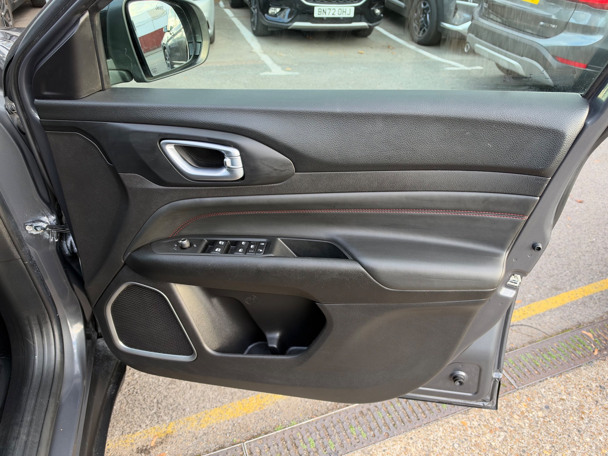 2022 Jeep Compass thumbnail 41
