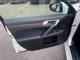 2016 Lexus CT thumbnail 31
