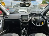 2019 Peugeot 2008 thumbnail 32