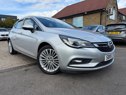 Used 2019 Vauxhall Astra Elite Nav T S/s Auto for sale on Motoring Today