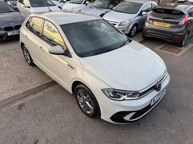 2023 Volkswagen Polo — photo 2