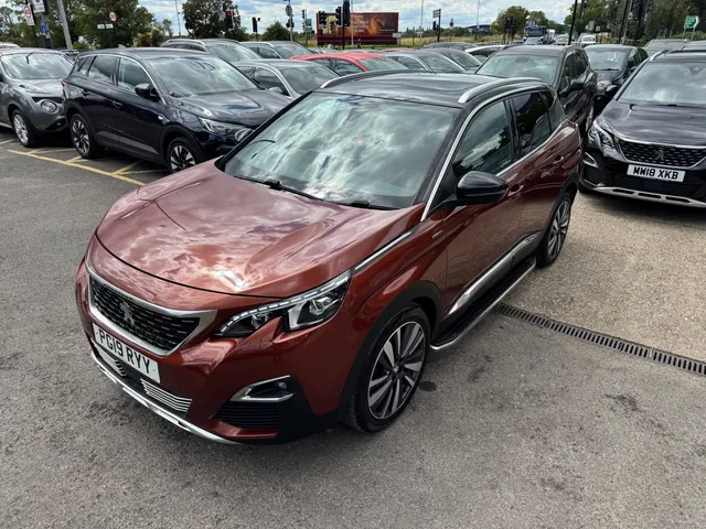 2019 Peugeot 3008 — photo 2