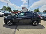 2019 Peugeot 2008 thumbnail 6