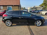 2017 Ford Focus thumbnail 17