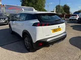 2021 Peugeot 2008 thumbnail 8
