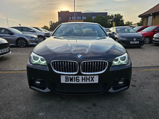 2016 BMW 5 Series — photo 2