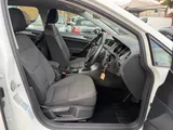 2016 Volkswagen Golf thumbnail 16