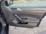 2018 Volkswagen Polo thumbnail 41
