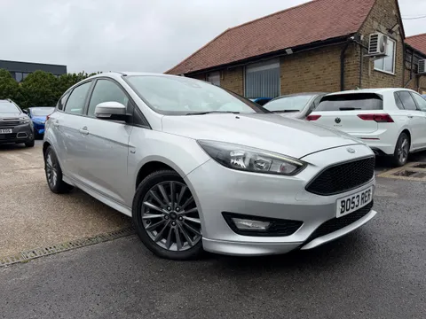 Used 2017 Ford Focus Fiesta St-line Auto for sale on Motoring Today