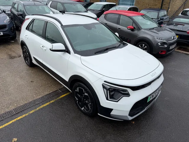 2023 KIA Niro — photo 2
