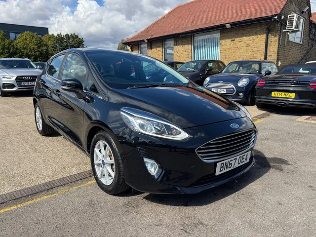 2017 Ford Fiesta — photo 2