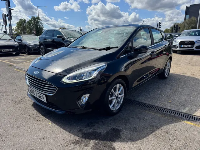 2017 Ford Fiesta — photo 4