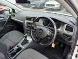 2016 Volkswagen Golf thumbnail 17