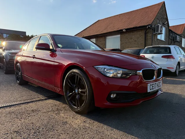 2017 BMW 3 Series — photo 2