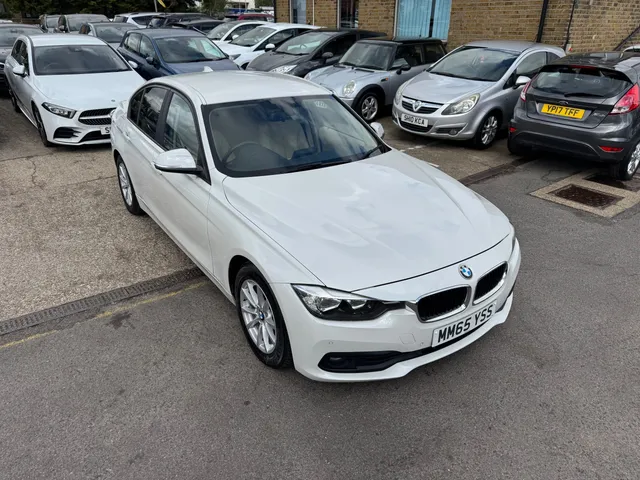 2015 BMW 3 Series — photo 4