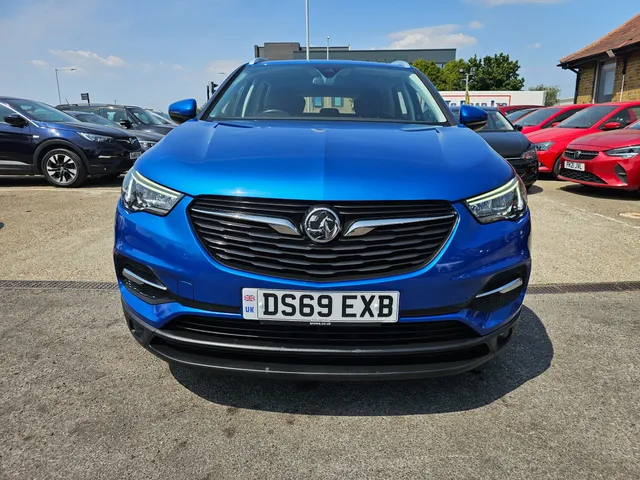 2019 Vauxhall Grandland X — photo 2